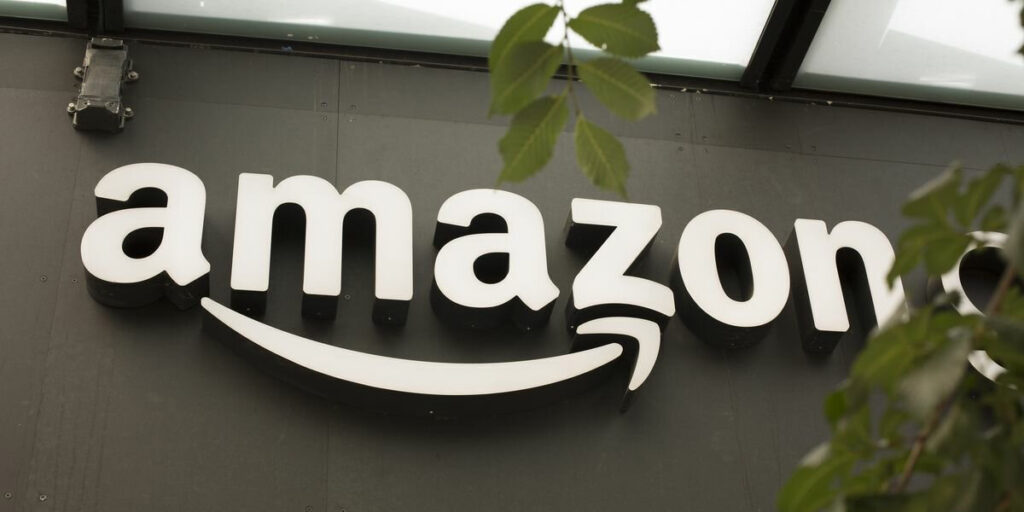 Amazon Американский лидер интернет-торговли. Развивают свою линейку гаджетов: планшетов, электронных книг и приставок для телевизора.